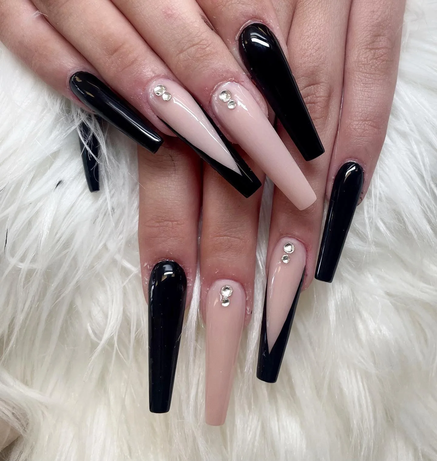 Black and gold nail art by V Nails Drayton Valley